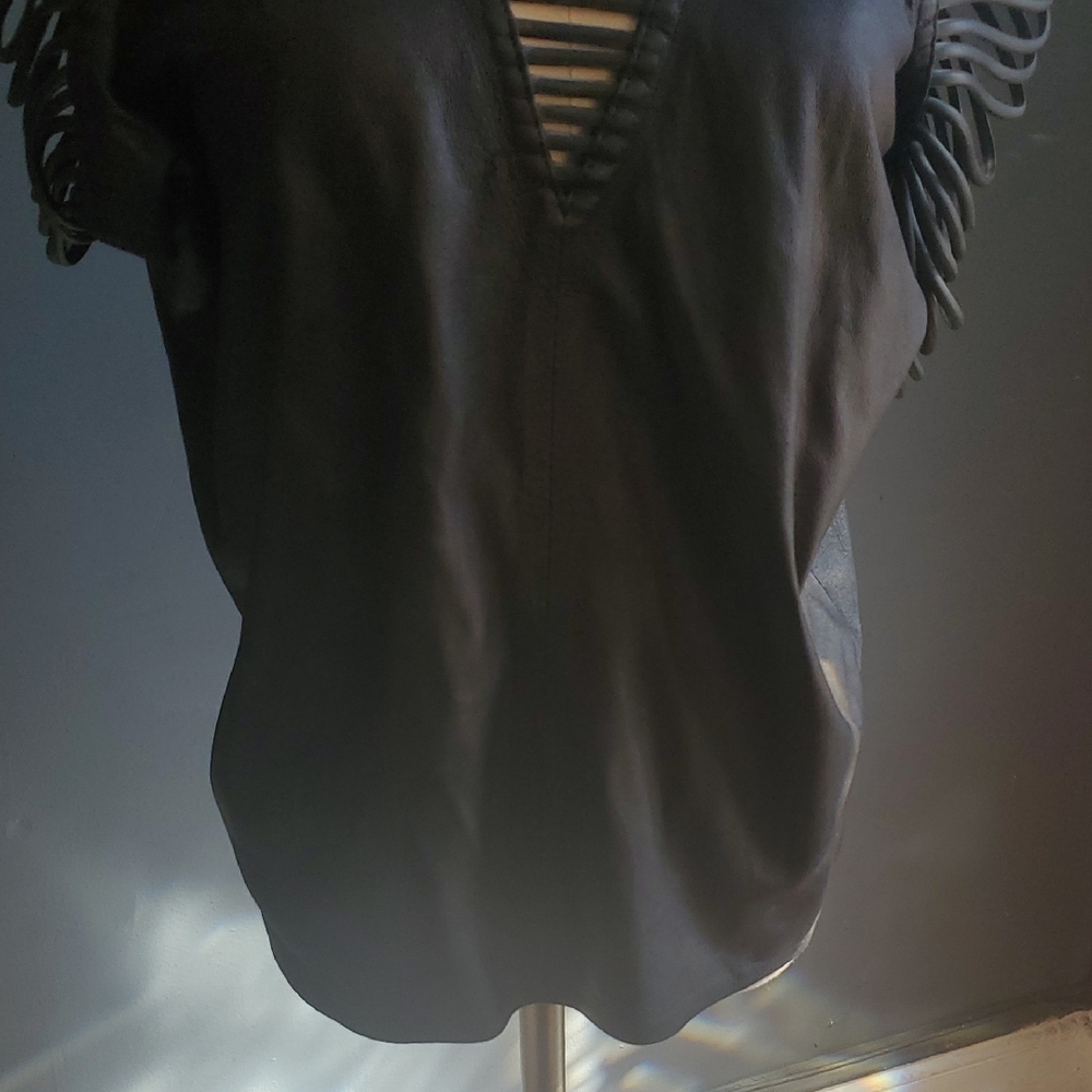 Vtg St. Tropez Black Strappy Fringe V-Neck Leather Top - Picture 3 of 15